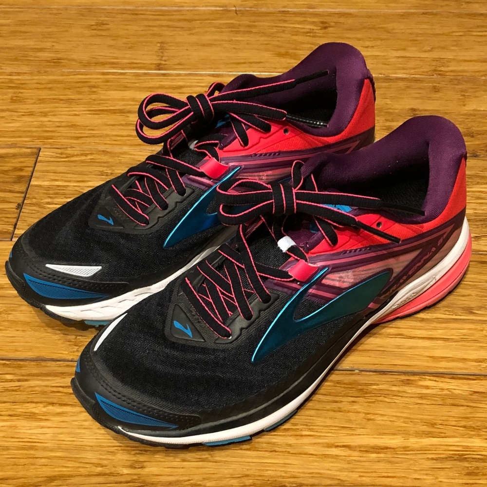 Brooks Ravenna 8 Pink/Blue/Black running shoe